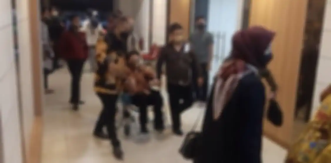 Roy Suryo yang pernah menguliti video panas Gisel bareng Nobu ditemui kondisi begini usai ditetapkan jadi tersangka. Foto sosoknya dibahas.