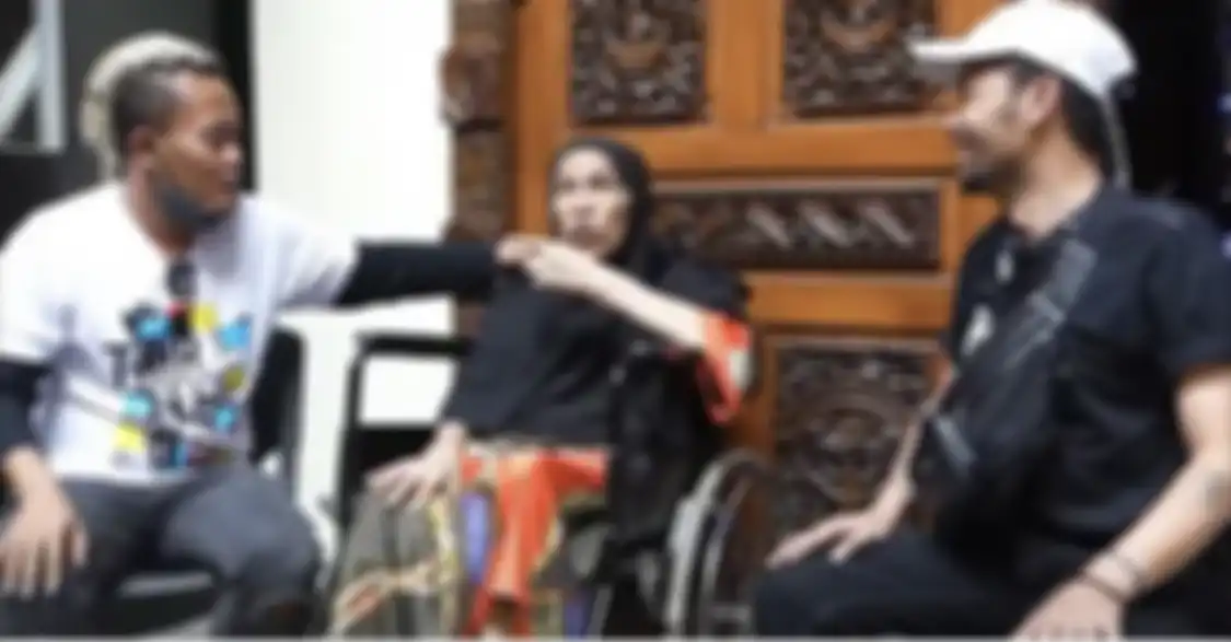 Dorce Gamalama sempat bikin heboh lewat video yang diunggah di Instagram. Sikapnya ke mantan Presiden Megawati Soekarnoputri disorot.