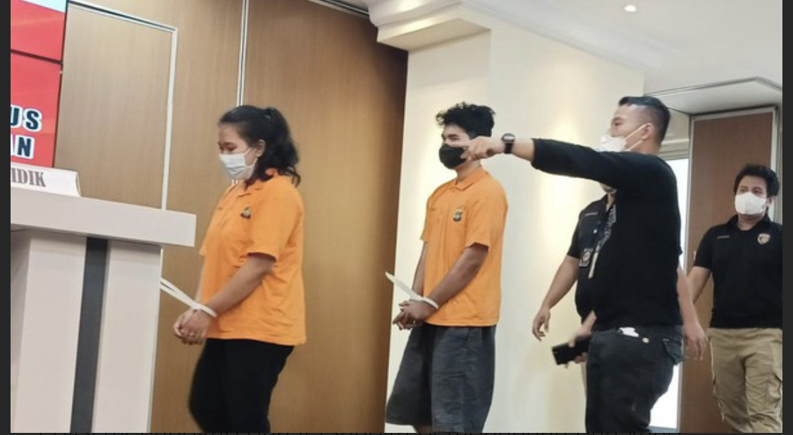 Ayah siswa SMK korban pembunuhan sudah kehabisan kata-kata. Mantan pacar tega renggut nyawa korban gegara masalah ini.