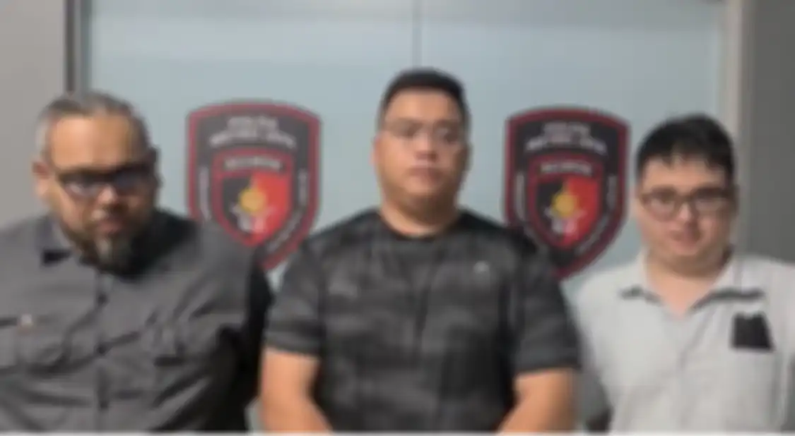Pengemudi Pajero William Yani yang menampar sopir Yaris Yohanes Aditya gampang emosi gegara masalah begini. Foto statusnya jadi bukti.