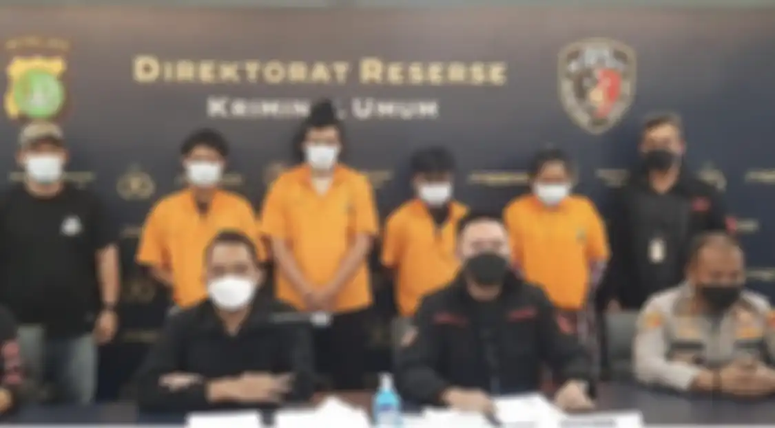 Ini 7 fakta pembacokan sadis mantan pacar di Jaksel. Motifnya gegara ancaman pakai foto syur. Tampang pelaku disebarkan. 