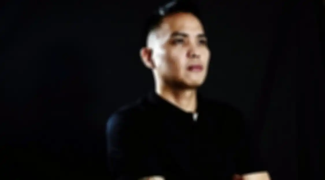 Hard Gumay blak-blakan menyebut ciri-ciri artis inisial R yang diramalkan mengalami kecelakaan hebat di wilayah Jawa. 