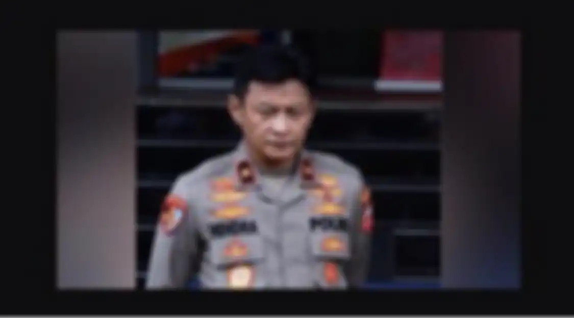 Kantor pemilik private jet yang dipakai Brigjen Hendra Kurniawan cuma berjarak 200 meter dari Mabes Polri. Sosoknya disebarkan ke media.