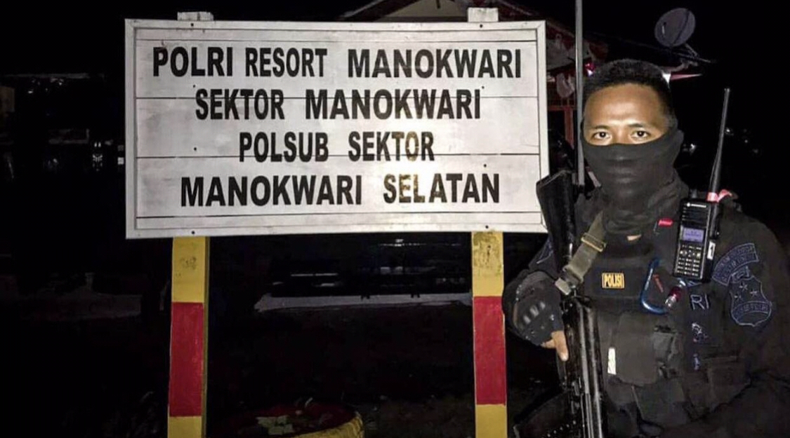 Bharada E disebut sempat marah seniornya ngeles begini. Hasil lie detector Bripka Ricky jujur. Foto adegan rekonstruksi disinggung.