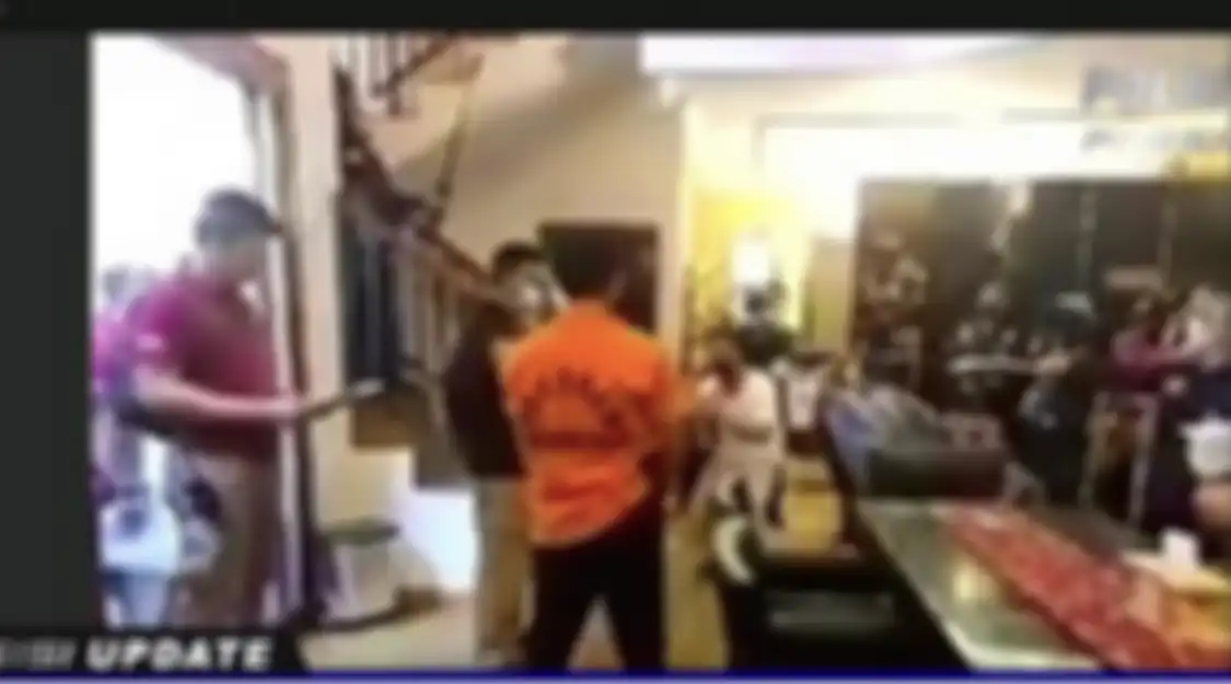 Begini nasib ajudan suami Putri Candrawathi usai muncul dalam rekonstrusi. Dia sempat dilarang mengambil pistol Ferdy SAmbo yang jatuh.