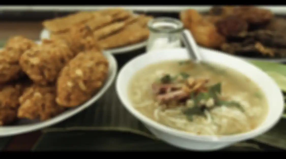 5 tempat wisata kuliner di Solo ini menjadi pilihan Presiden Jokowi. Cocok buat sarapan enak. Foto menunya goda hati.
