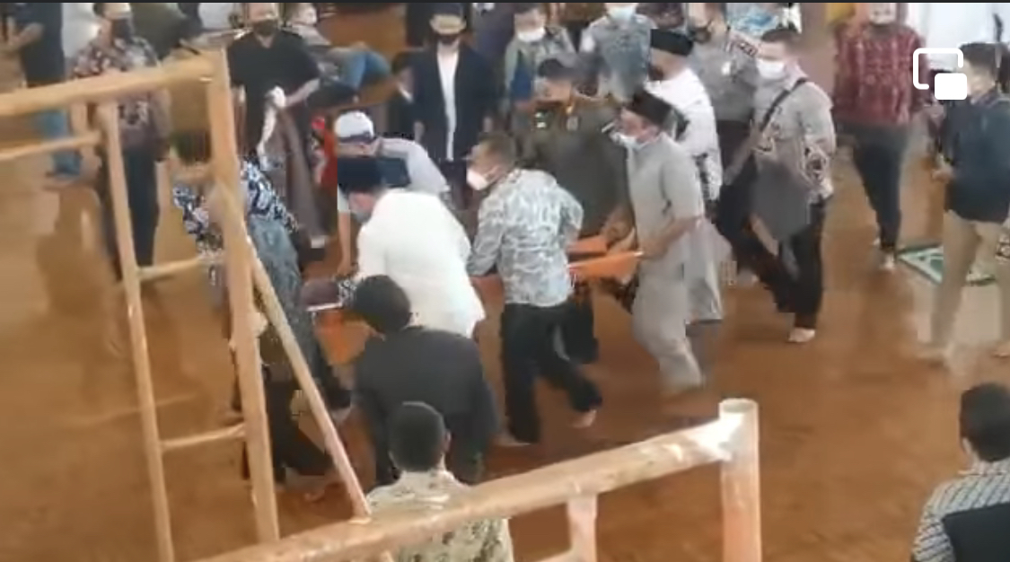 Ridwan Kamil dibuat dua kali menangis oleh almarhum Oded M Danial. Kejadian pertama terjadi ketika Oded dalam kondisi begini. 
