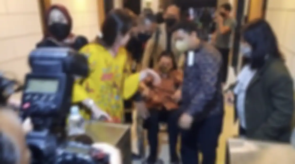Roy Suryo yang pernah menguliti video panas Gisel bareng Nobu ditemui kondisi begini usai ditetapkan jadi tersangka. Foto sosoknya dibahas.
