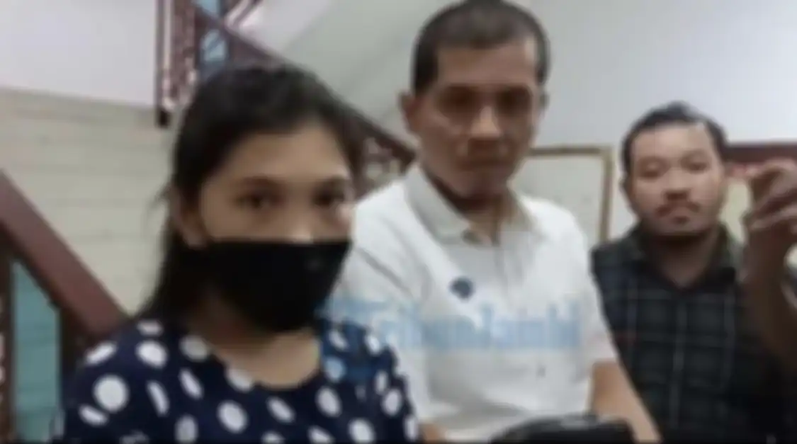 Vera Simanjuntak kekasih Brigadir J mengungkap hubungan almarhum dengan istri Irjen Ferdy Sambo. Vera sempat tolak ajak ke Jakarta.