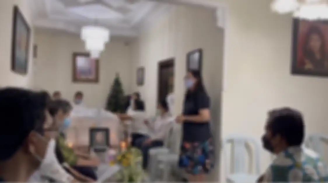 Inul Daratista mengunggah foto kebaktian mendiang ibunda Adam Suseno. Fakta dalam rumah tangga Inul akhirnya terungkap.