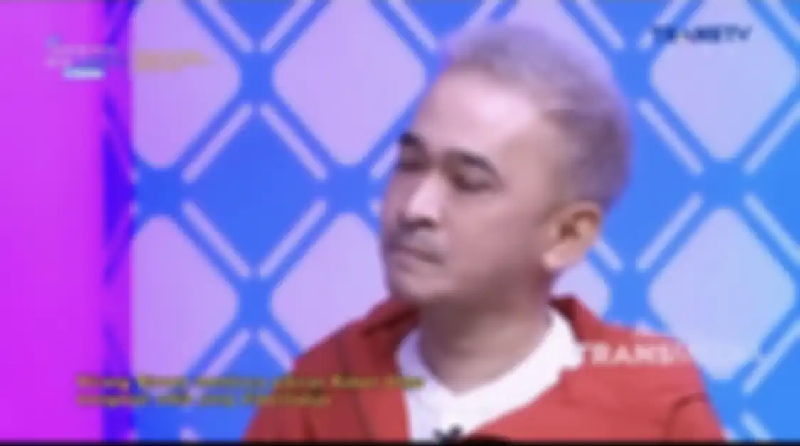Kondisi kesehatan Ruben Onsu diungkap Wirang Birawa. Sang paranormal memanjatkan doa lewat foto suami Sarwendah.