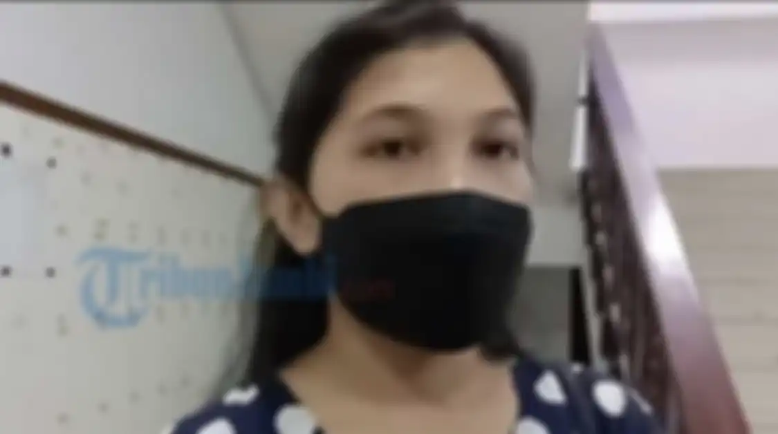 Vera Simanjuntak kekasih Brigadir J mengungkap hubungan almarhum dengan istri Irjen Ferdy Sambo. Vera sempat tolak ajak ke Jakarta.