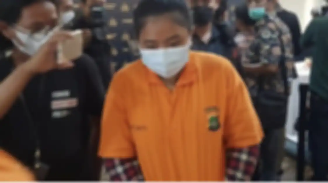 Berikut ini 7 fakta pembacokan mantan pacar yang dipicu karena ancaman foto dewasa disebarkan. Tampang pelaku beredar. 
