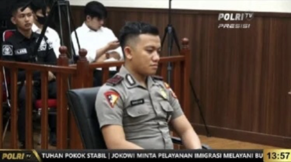 Bharada Sadam ajudan Ferdy Sambo cuma disanksi begini setelah terbukti pasang badan demi sang komandan. Foto sosoknya beredar.