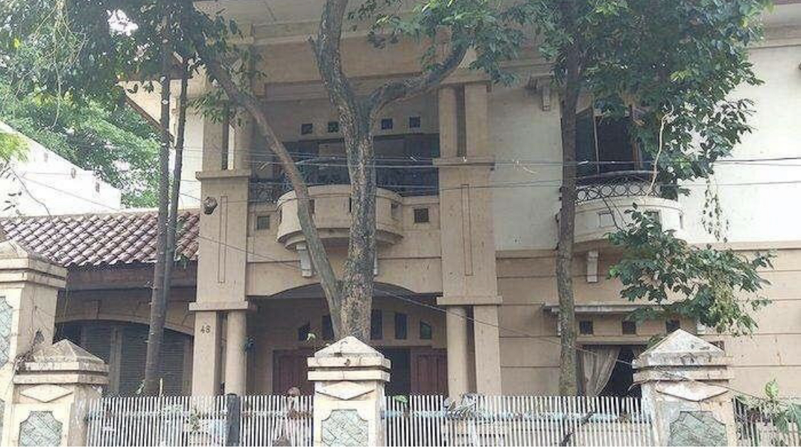 Kondisi rumah megah yang dihuni Ibu Eny bersama anak semata wayangnya, Tiko.