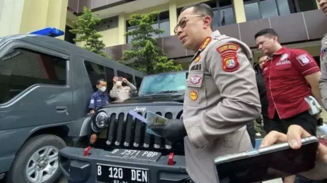 Pemilik Jeep Rubicon Rafael Alun Trisambodo dibongkar KPK. Ini profesi aslinya.