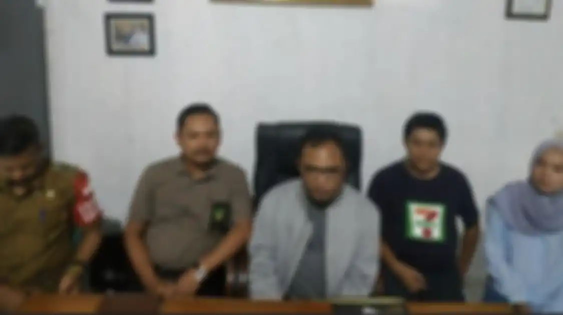 Pengacara Yosef Hidayah semakin di atas angin, sebab polisi sudah mengungkap sketsa wajah pembunuh Tuti Suhartini dan Amalia Mustika Ratu. 