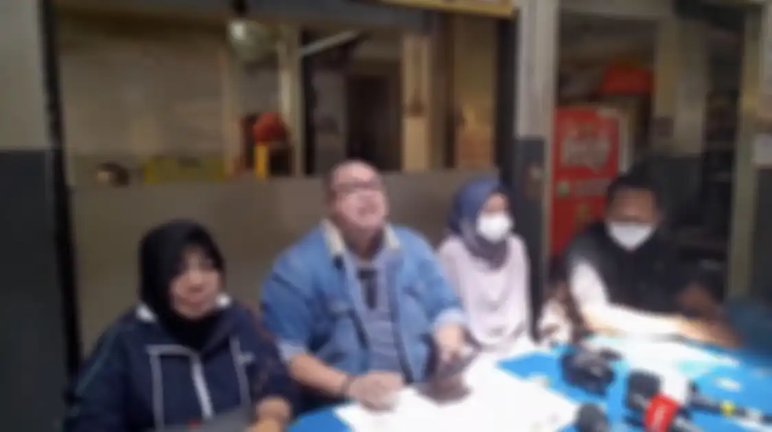 Anak Razman Nasution yang disebut lebih cantik dari Denise Chariesta malu ayahnya kepergok ngamar dengan artis cantik ini.