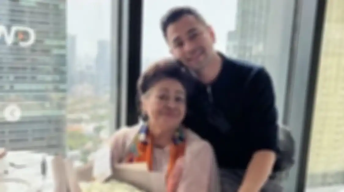 Inilah deretan foto rumah mwwah Mami Popon nenek Raffi Ahmad yang jarang terekspos. Ruang tamunya dipenuhi dekorasi ini.