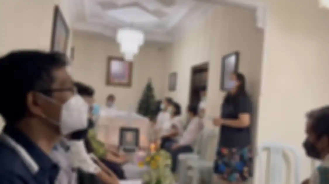 Inul Daratista mengunggah foto kebaktian mendiang ibunda Adam Suseno. Fakta dalam rumah tangga Inul akhirnya terungkap.