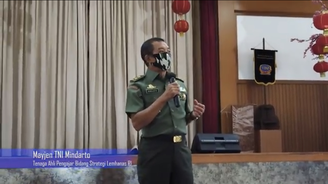Mayjen Mindarto semasa berdinas. Kini anaknya kepergok mengisi mobil pelat dinas dengan Pertalite.