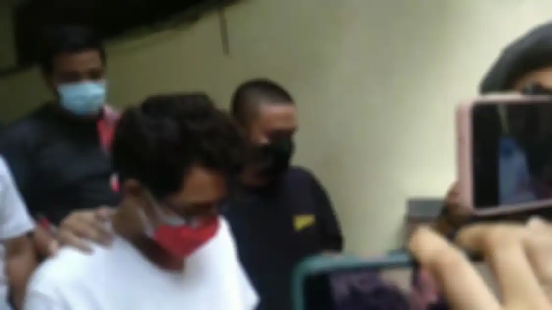 Ardhito Pramono rupanya bukan pertama kali memakai narkoba. Pada masa lalu, Ardhito mengakui dia juga pernah jadi pemakai.