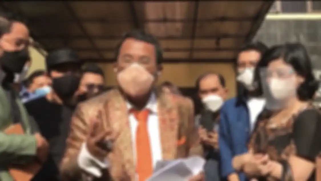 Usai heboh hadiah tas mewah Hotman Paris untuk Vey Ruby Jane, sang pengacara rela cuma terima bayaran segini dari istri seteru abadinya.