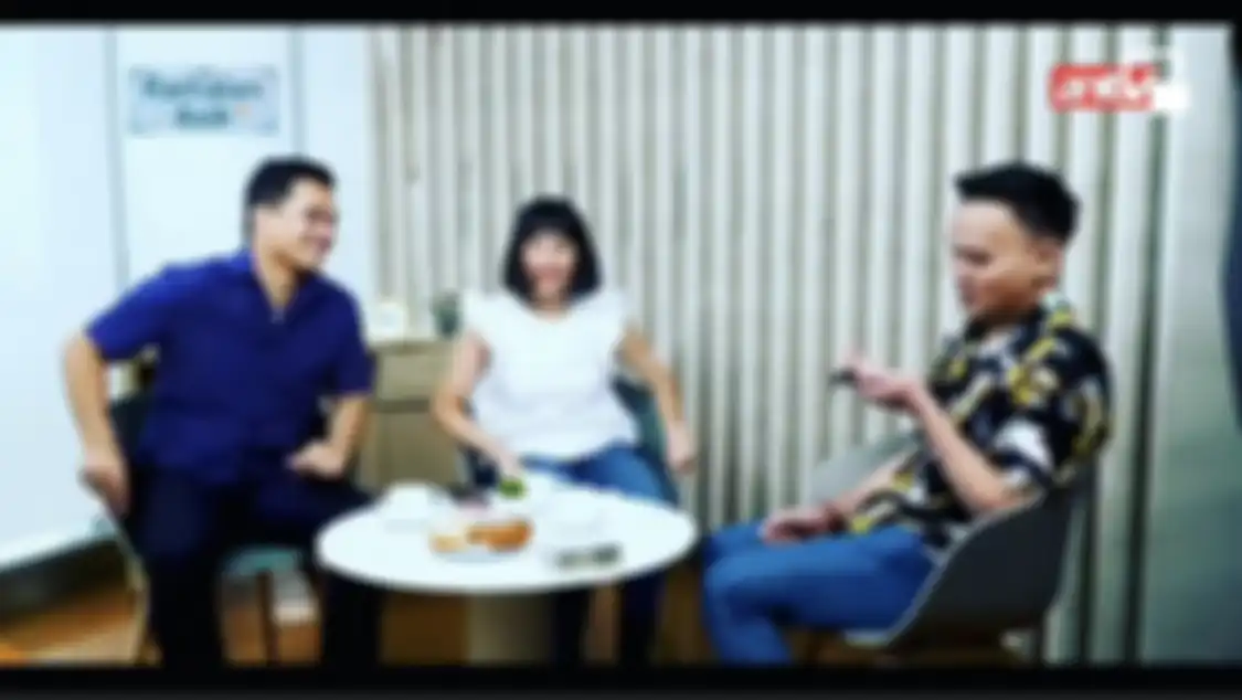 Ramalan anak indigo Hard Gumay bikin foto Andhika Pratama langsung digeruduk. Mata batin Hard Gumay lihat Vanessa Angel terguling-guling.