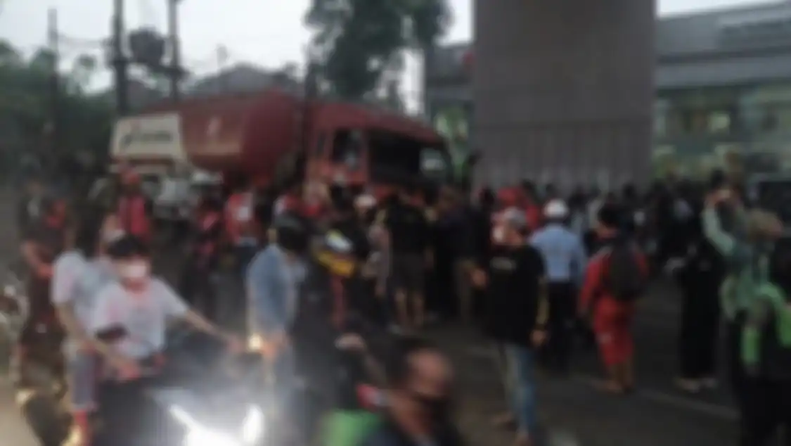 Begini nasib sopir truk Pertamina pemicu kecelakaan maut di Cibubur yang sempat digiring warga. Foto terkininya bikin geram.