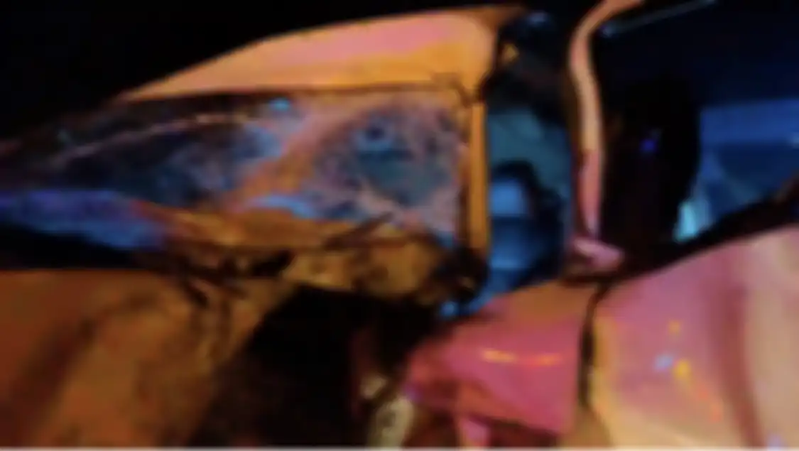 Charly van Houten mengalami kecelakaan bersama kru Setia Band. Charly sempat minta maaf ke Gisel sebelum kecelakaan di tol. 