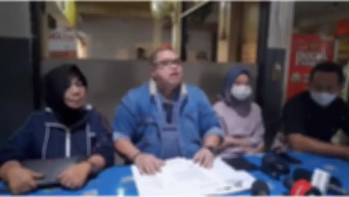 Anak Razman Nasution yang disebut lebih cantik dari Denise Chariesta malu ayahnya kepergok ngamar dengan artis cantik ini.