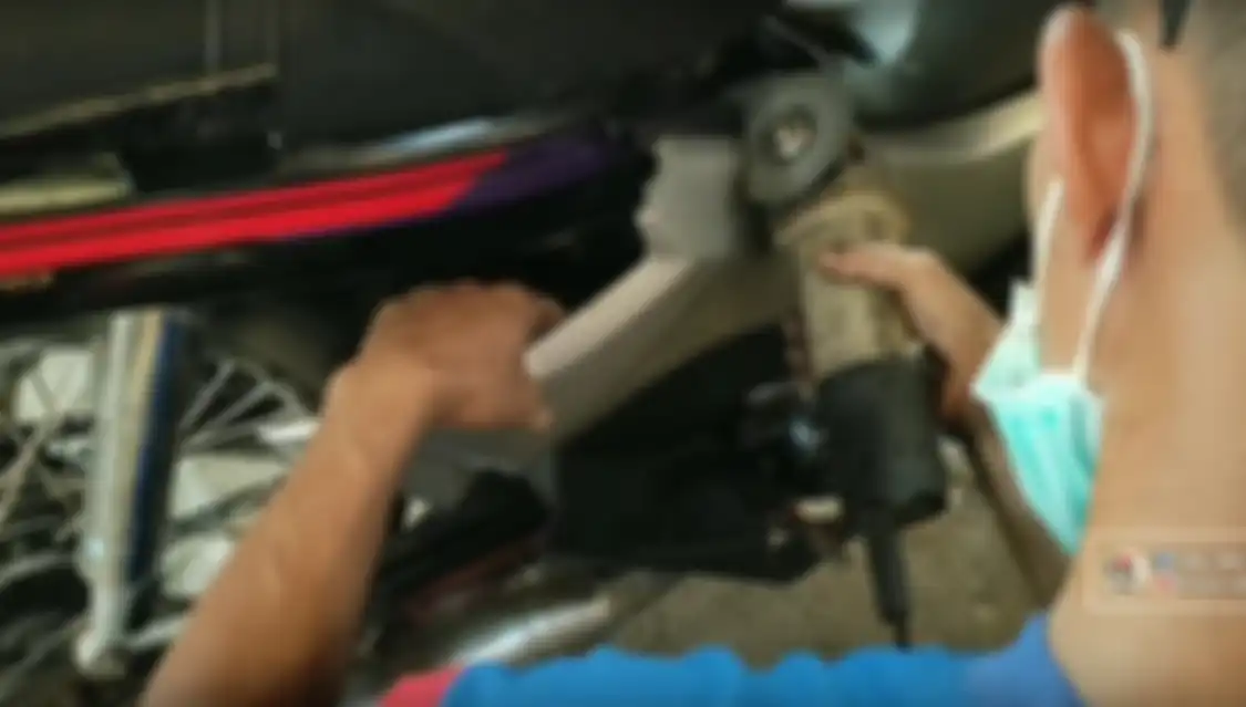Proses penyatuan bodi Honda Grand dan Yamaha NMAX