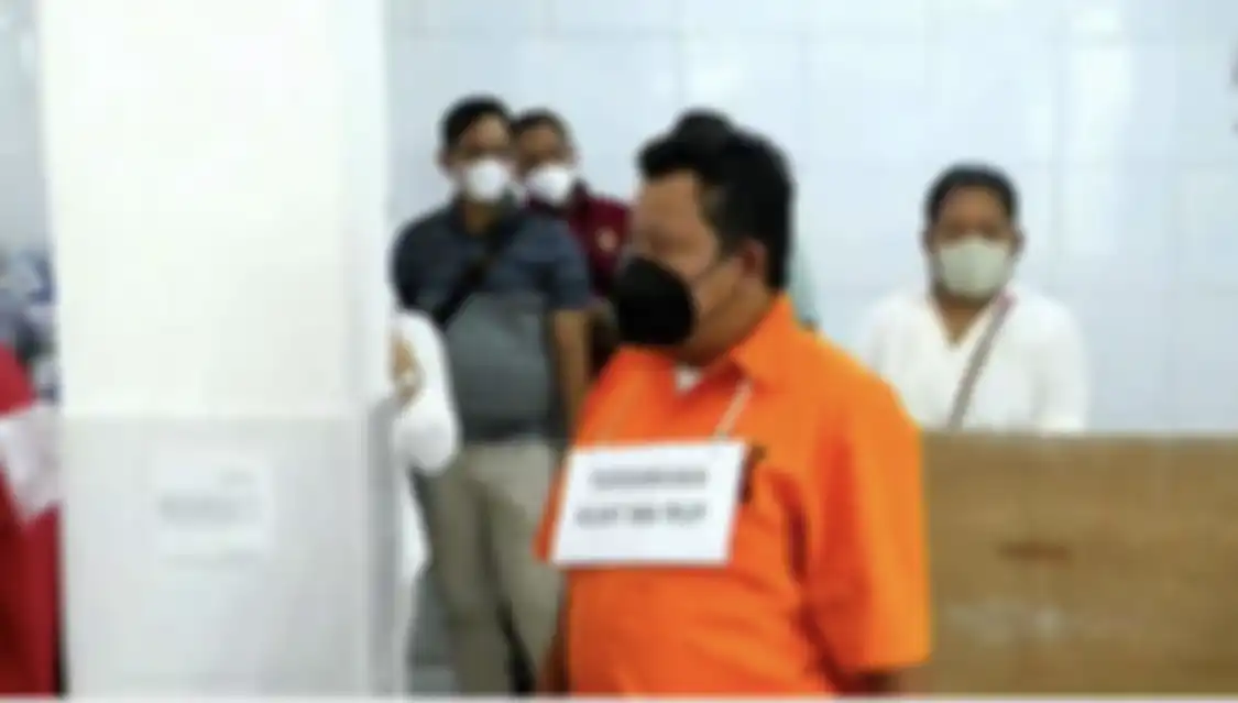 Ini teriakan Kuat Maruf pergoki Brigadir J mengendap-endap dari lantai kamar Putri Candrawathi. Dia mengancam bunuh Yosua. 