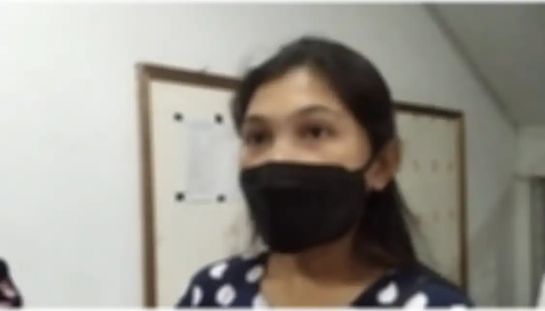 Vera Simanjuntak kekasih Brigadir J mengungkap hubungan almarhum dengan istri Irjen Ferdy Sambo. Vera sempat tolak ajak ke Jakarta.