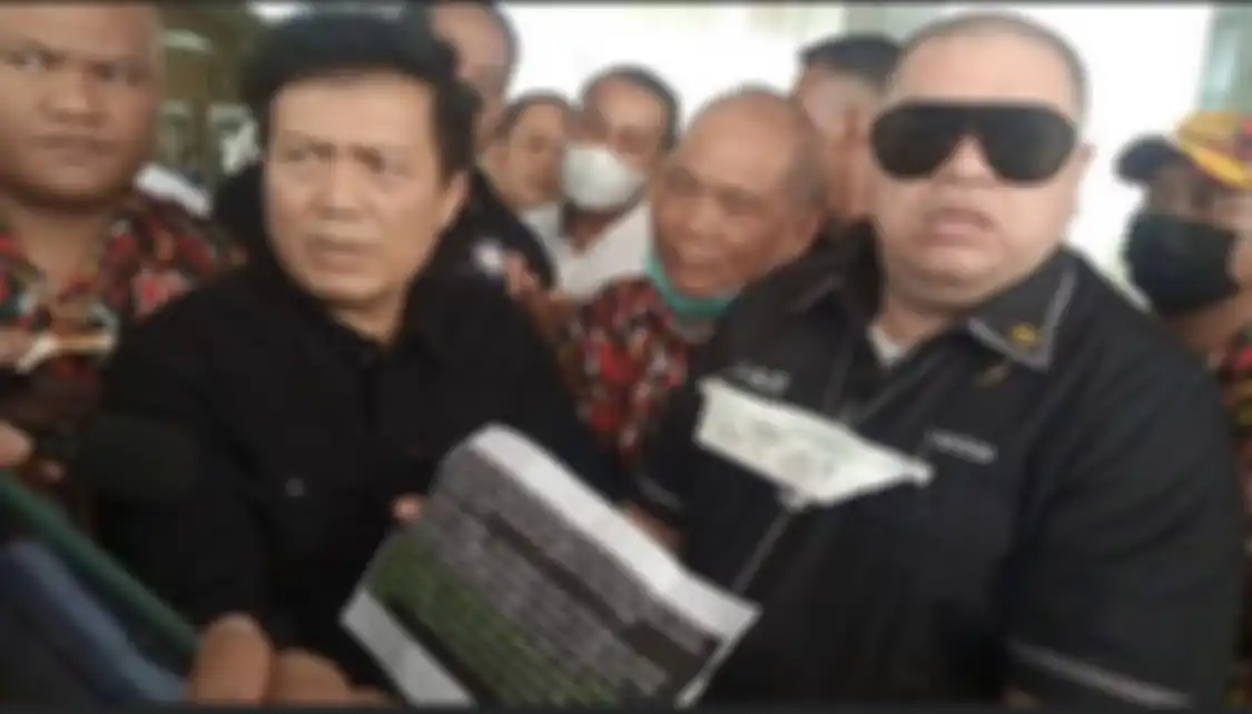 Mantan suami Iqlima Kim Andre Yakub mengaku punya profesi mentereng ini. Dia makin bernyali menantang Hotman Paris. 