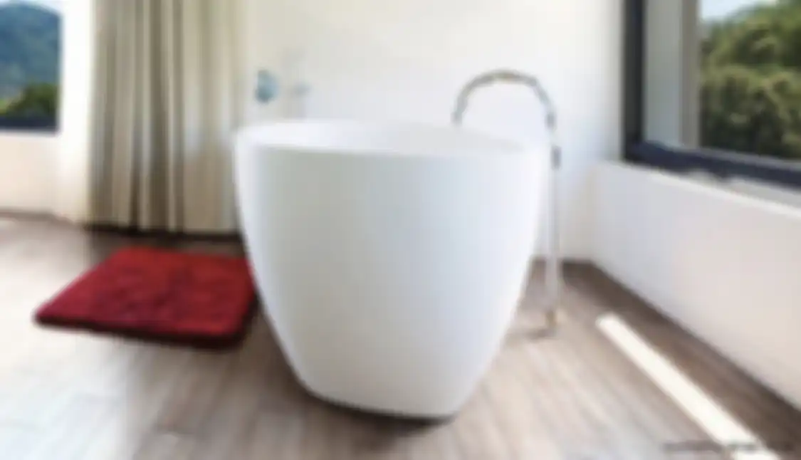 Banyak pemilik rumah minimalis yang belum tahu. Begini cara bikin adem kamar mandi mungil. Foto hasil renovasinya disorot.