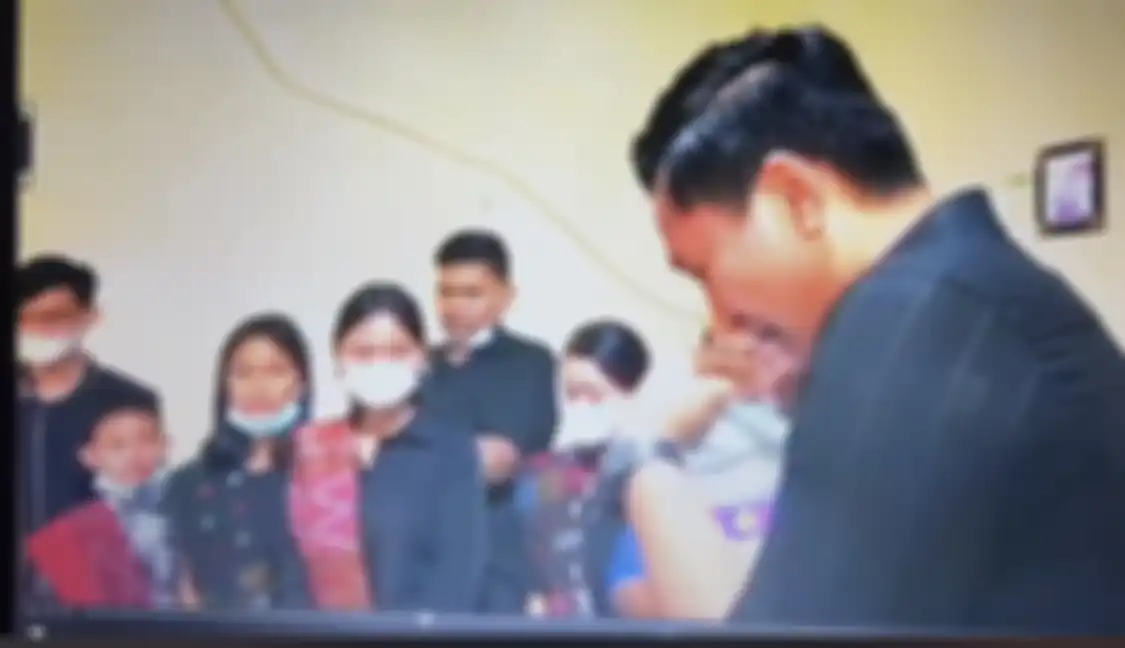Tante Brigadir J meminta contoh kecil ini diungkap. Keterangan terkini dari Bareskrim bisa bikin gigit jari. Foto ajudan Ferdy Sambo ditangisi.