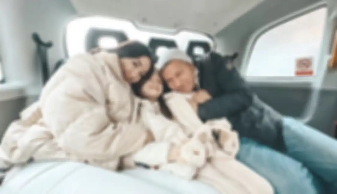 Gempita Nora Marten terlihat bahagia liburan bareng Gisel dan Gading Marten. Rino soedarjo sempat unggah foto begini.