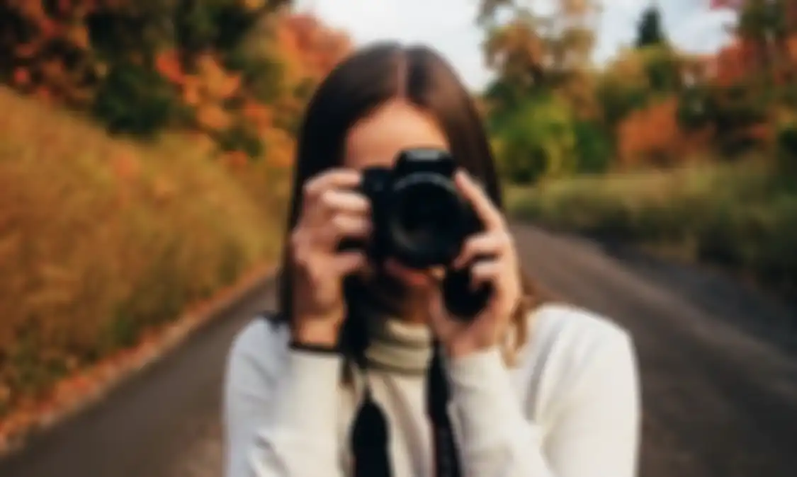 Cukup ikuti empat langkah mudah ini, kita dapat membuat foto bokeh yang estetik dan menarik.