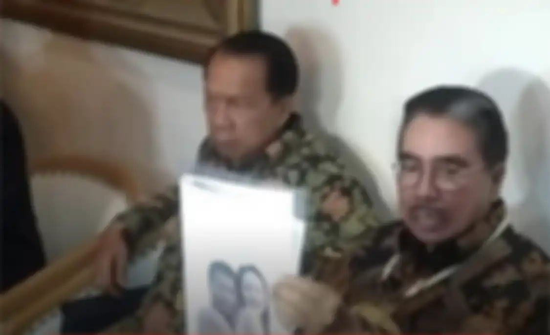 Hotma Sitompul yang kini turun tangan dalam kasus KDRT Rizky Billar murka Hotman Paris ikut campur masalah rumah tangganya.