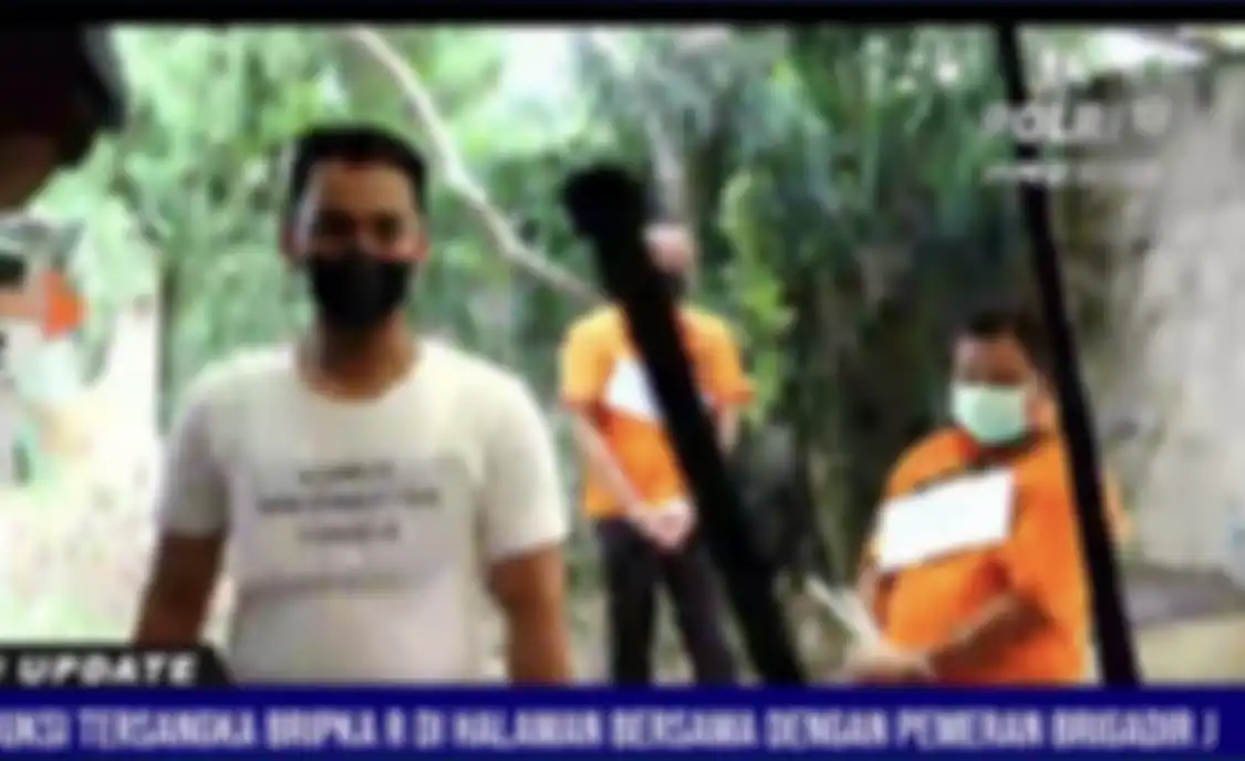 Ini teriakan Kuat Maruf pergoki Brigadir J mengendap-endap dari lantai kamar Putri Candrawathi. Dia mengancam bunuh Yosua. 