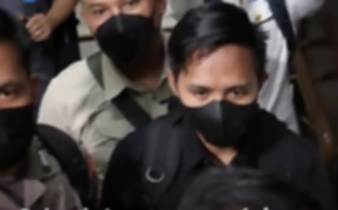 Jenderal tukang gebuk teroris ini sampai dibikin terheran-heran lihat gelagat Bharada E. Foto ajudan Ferdy Sambo di Komnas HAM jadi pemicunya. 