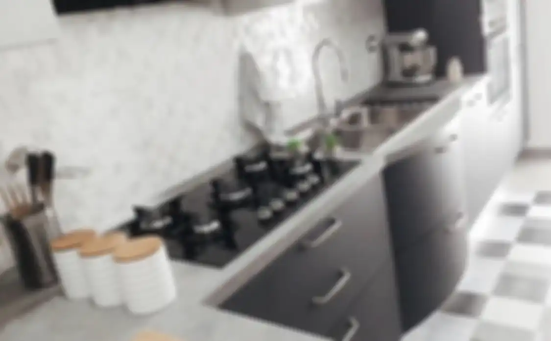 Selalu bersihkan perabotan masak setiap kali habis memakainya. Ruang memasak mungil tetap rapi.
