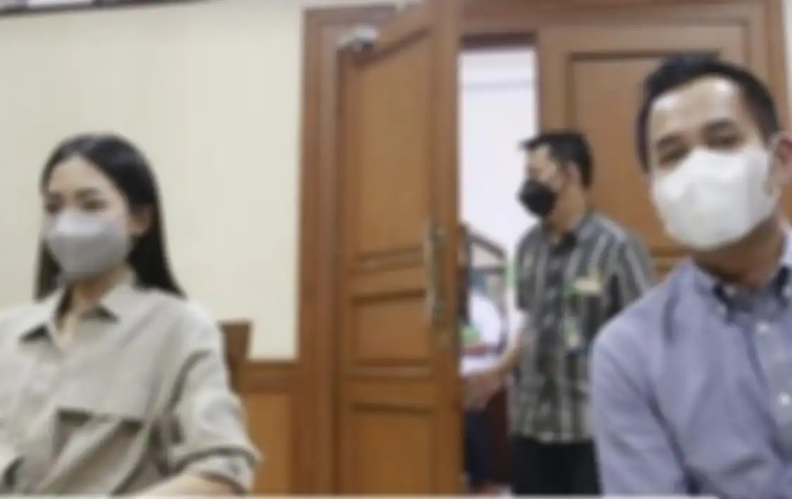 Ririn Dwi Aryanti yang ngaku 3 tahun dingin di ranjang rupanya pernah bikin Aldi Bragi sampai basah begitu waktu pertama kali pacaran. 