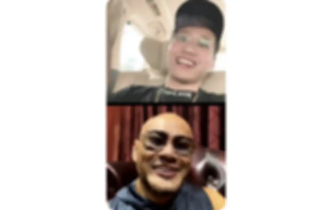 Foto Indra Kenz live bareng Deddy Corbuzier masih ada. Ternyata duit haram Binomo cuma numpang lewat di kantong ayah Azka. 