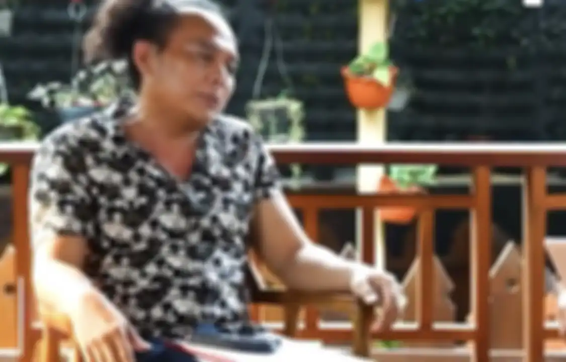 Putri Candrawathi janjikan uang segini buat Bharada E usai menghabisi nyawa Brigadir J. Foto istri Ferdy Sambo pegang tangan Yosua beredar.