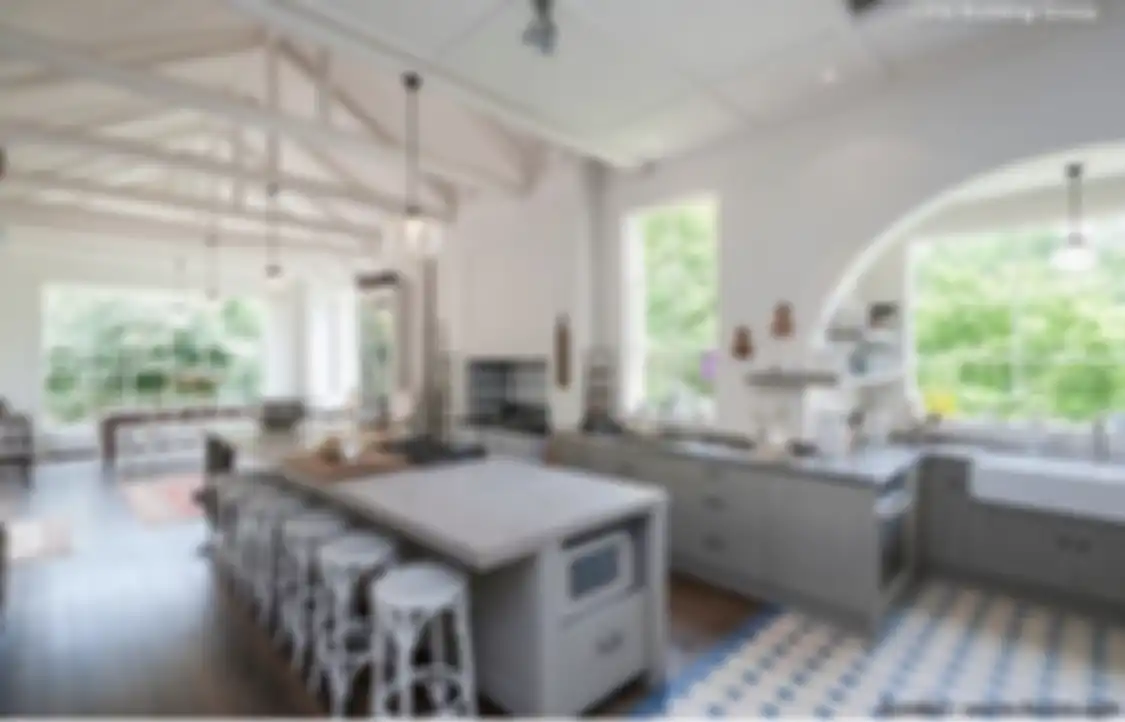 Foto aplikasi desain dapur sederhana yang ditambahi elemen tak biasa ini jadi inspirasi. Begini hasilnya. 