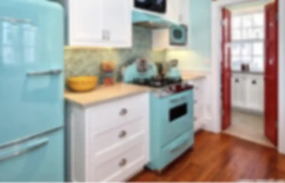 Apabila pemilik rumah minimalis ingin mempunyai foto desain dapur retro, barang-barang ini wajib dipasang di area memasak.