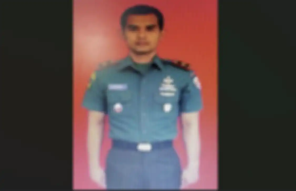 Foto sosok Mayor Bagas Firmasiaga perwira Paspampres kadung dihujat netizen. Cinta terlarangnya dengan Letda Kowad berujung begini.