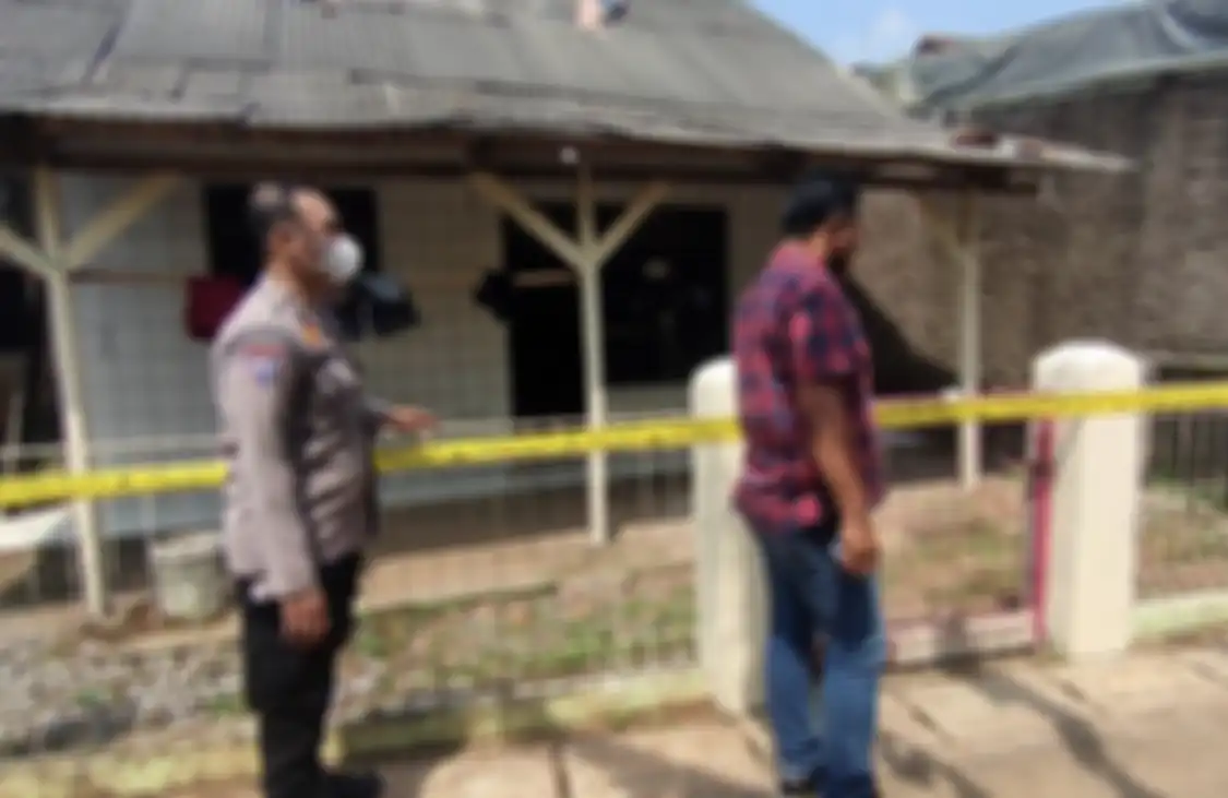 Rumah kontrakan yang dihuni korban tewas keracunan di Bekasi.
